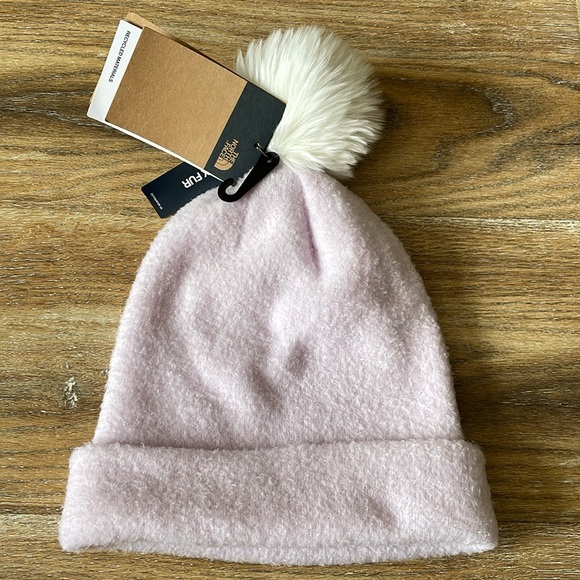 The North Face City Plush Pom Beanie in Lavender Fog NWT - Picture 7 of 11